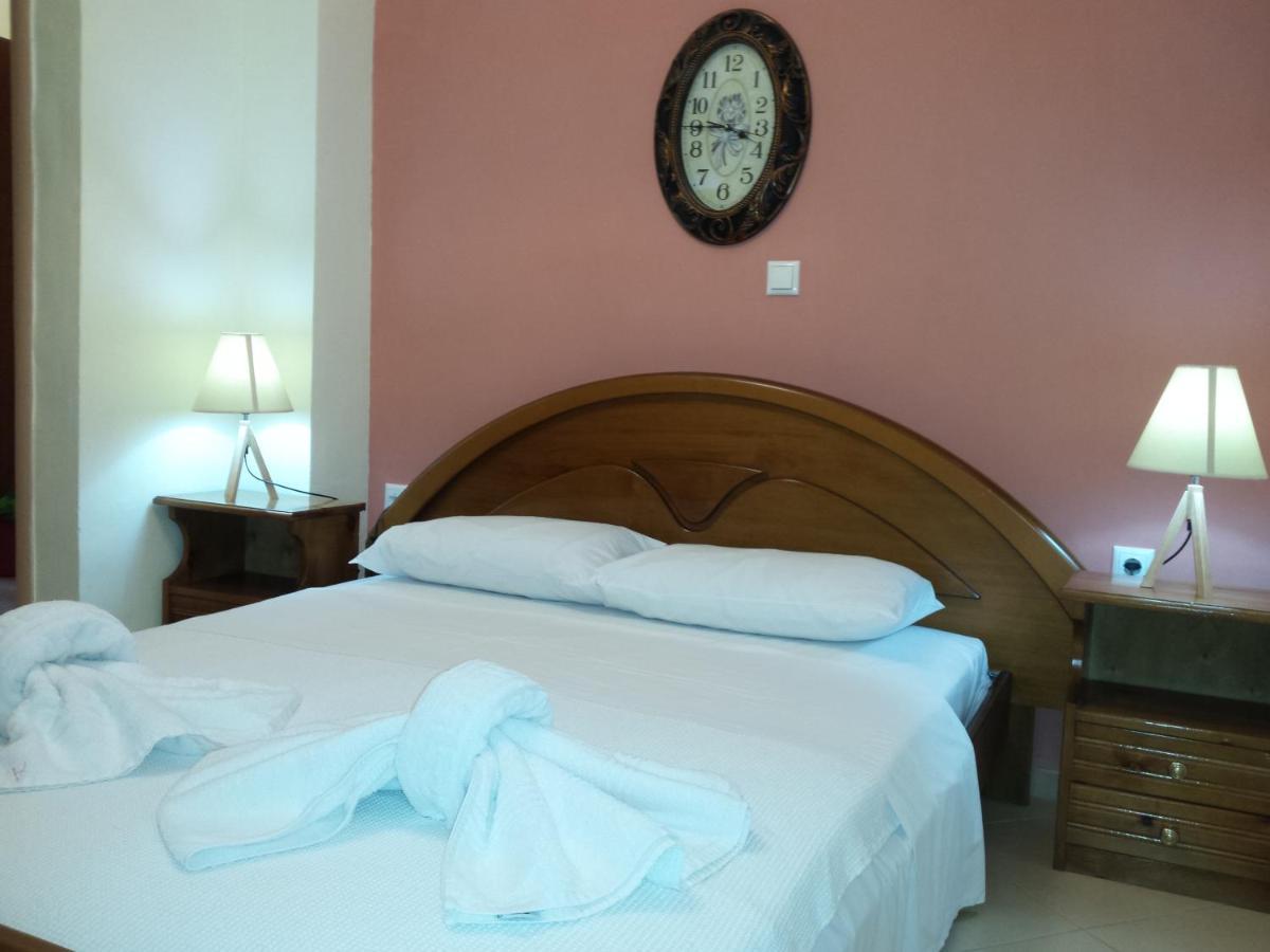 Rubini Homes Agia Marina Buitenkant foto